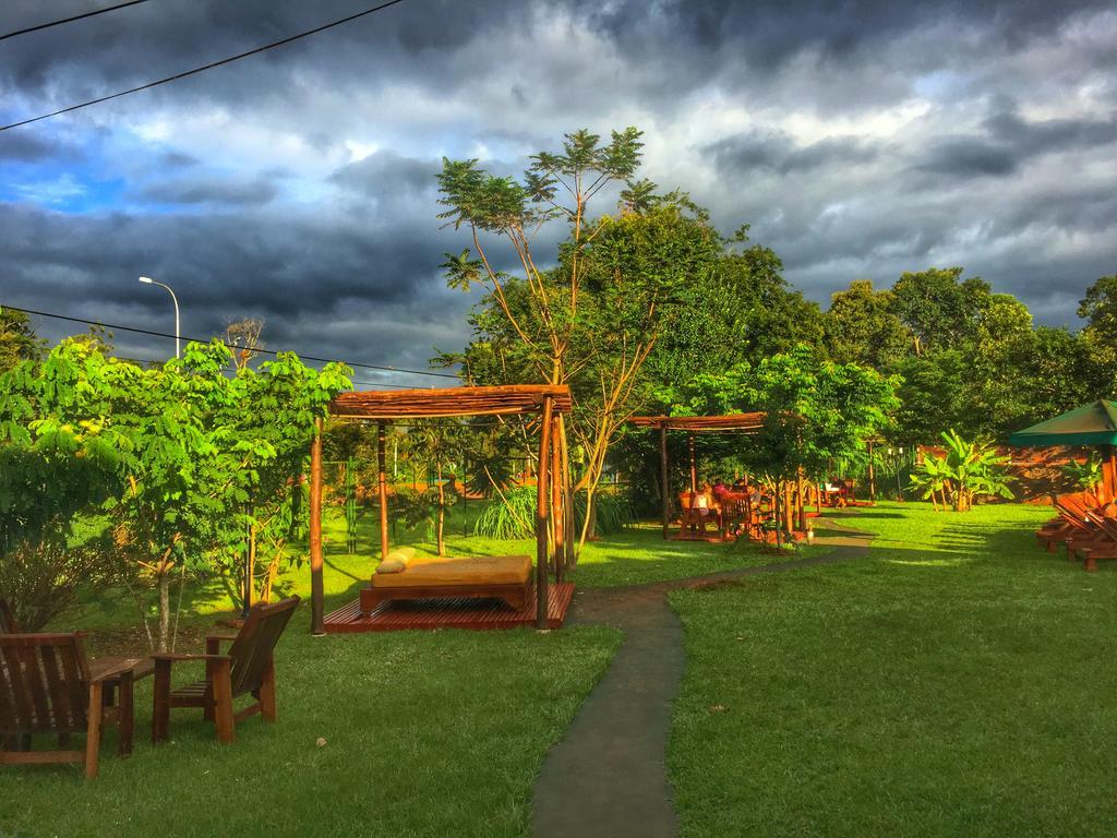 Hotel Carmen Puerto Iguazu Exterior photo